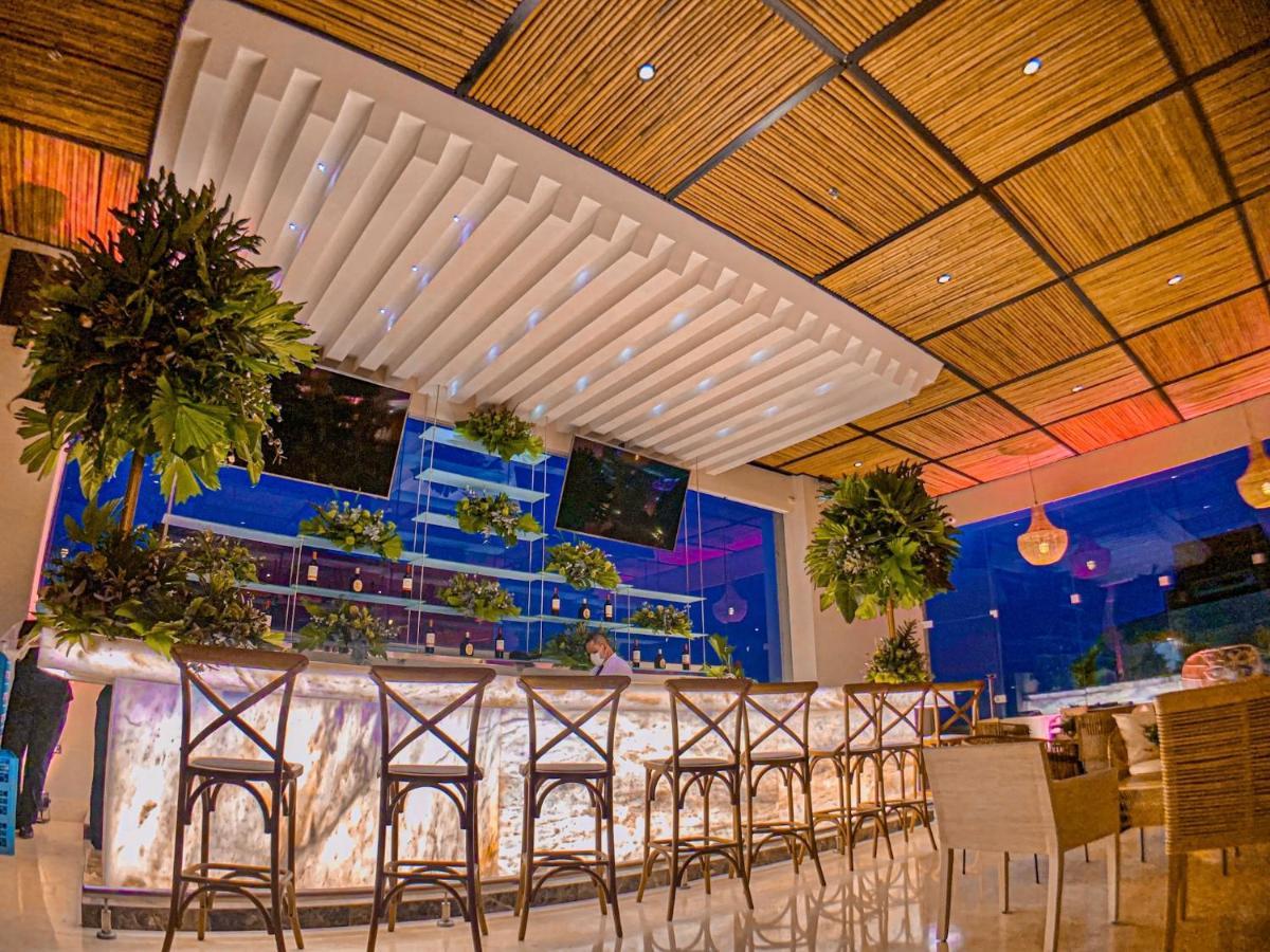 Hotel Dann Carlton Barranquilla Y Centro De Convenciones Kültér fotó Sky Bar