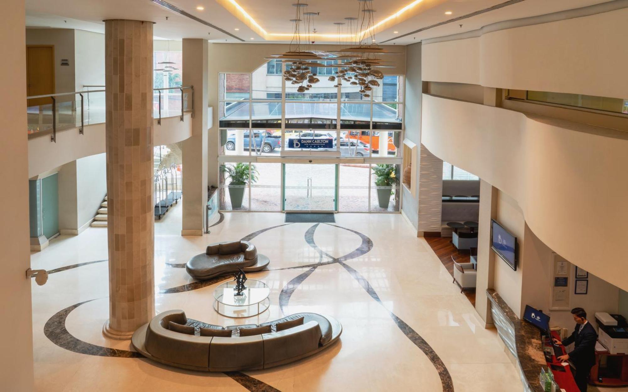 Hotel Dann Carlton Barranquilla Y Centro De Convenciones Kültér fotó The lobby of the hotel