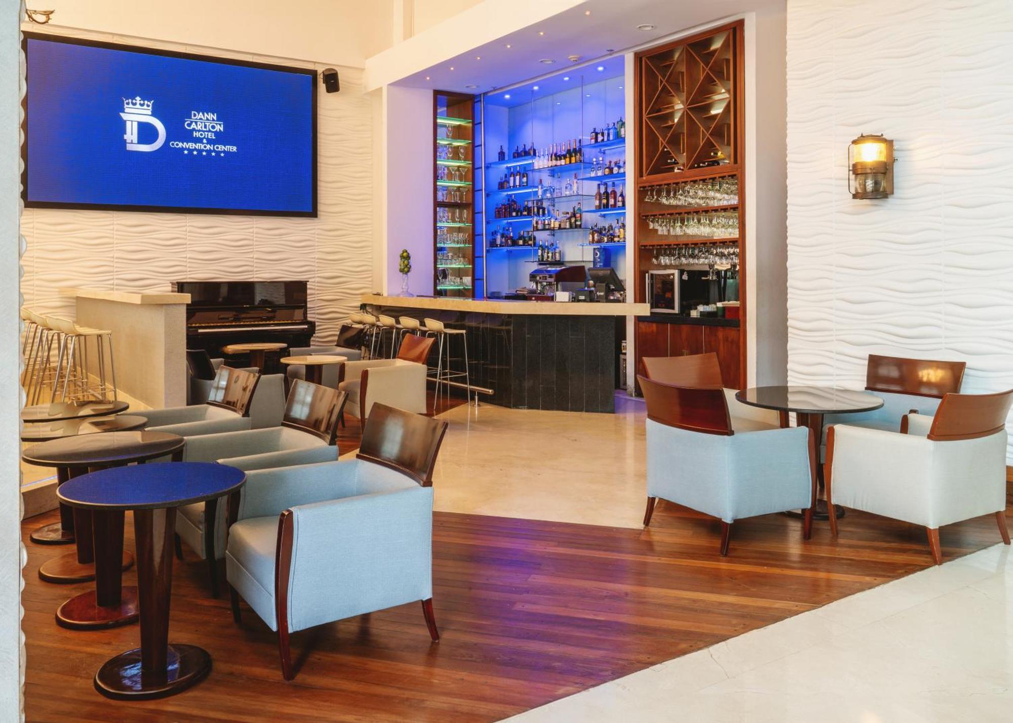 Hotel Dann Carlton Barranquilla Y Centro De Convenciones Kültér fotó The lounge at the airport