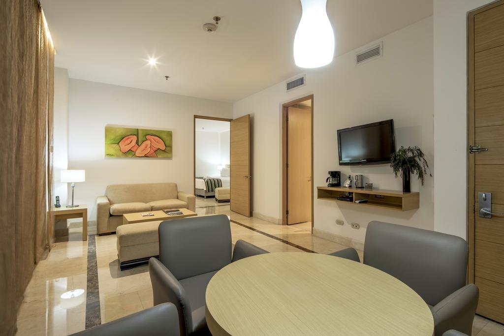 Hotel Dann Carlton Barranquilla Y Centro De Convenciones Kültér fotó A suite at the hotel
