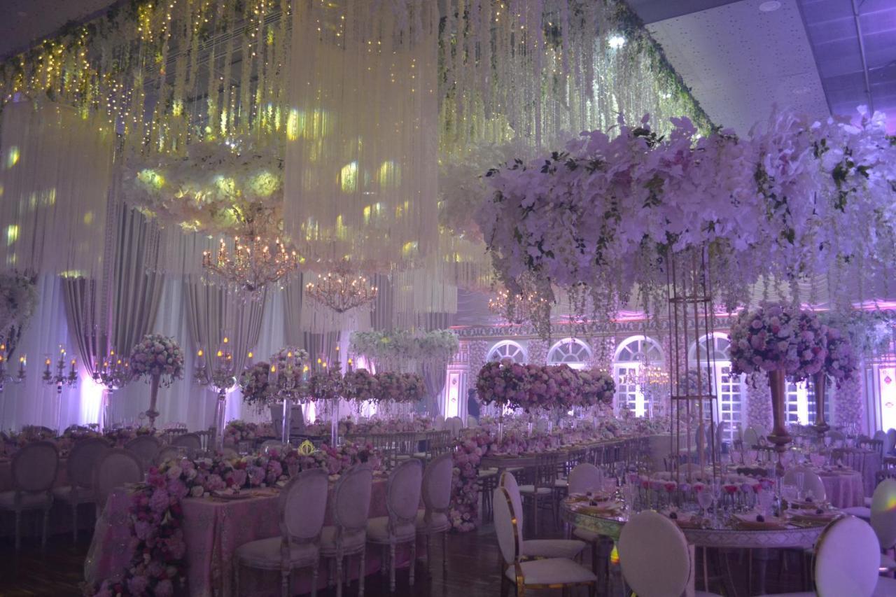 Hotel Dann Carlton Barranquilla Y Centro De Convenciones Kültér fotó The interior of the ballroom